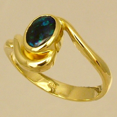 18k Yellow Gold Ring with a BLACK OPAL Peacock fire